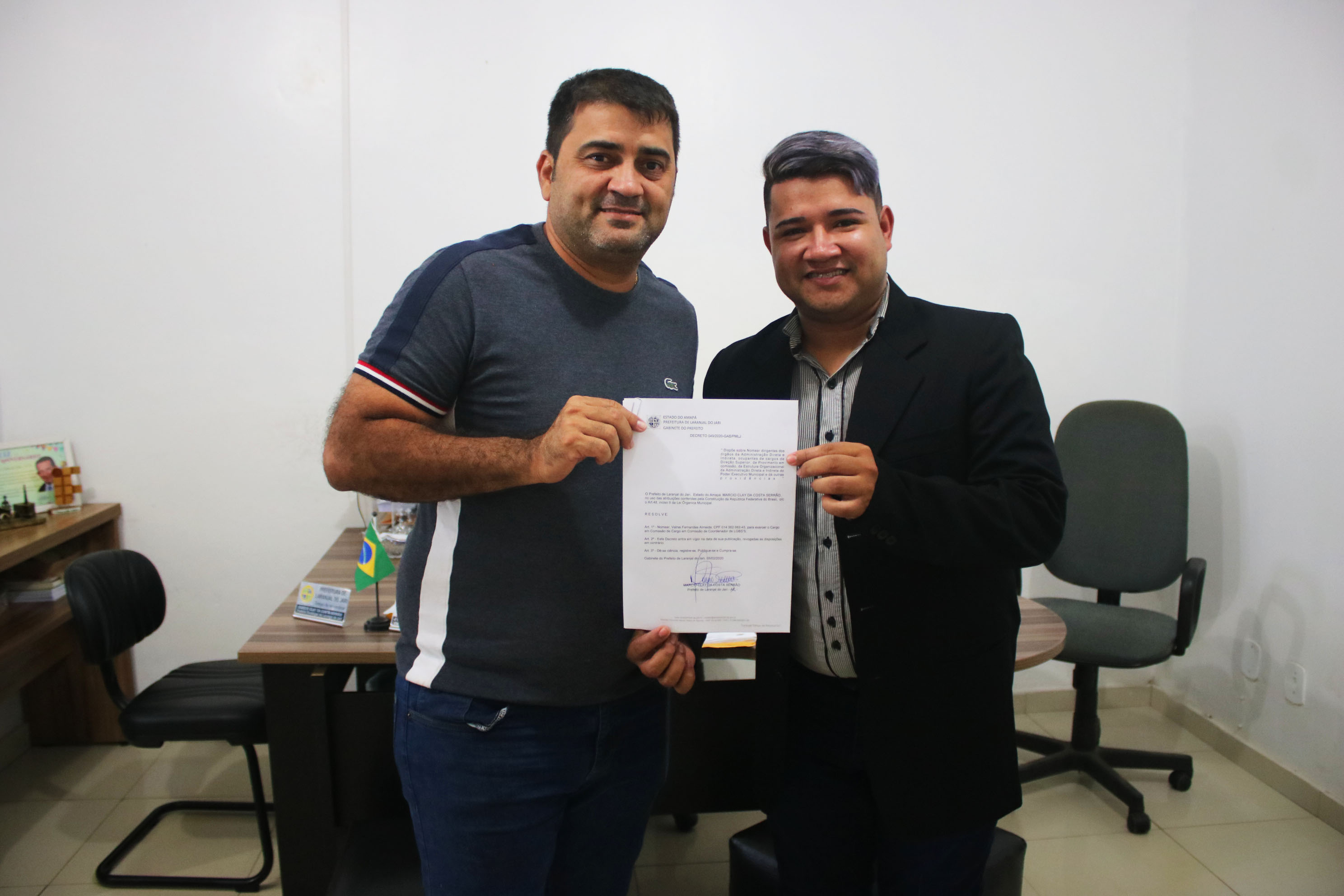 Prefeito Márcio Serrão empossa novo coordenador Municipal de LGBT.